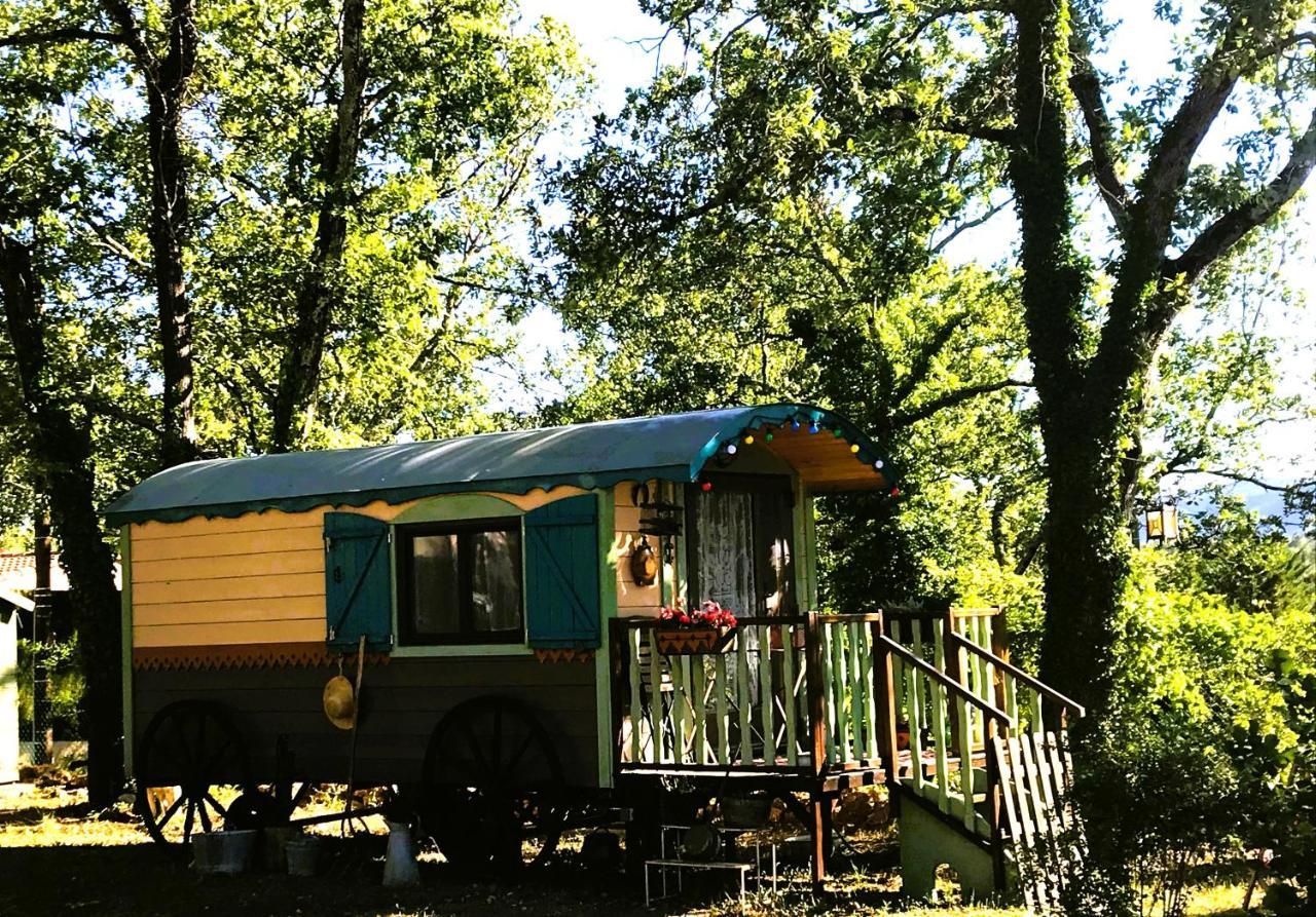 "La Brindille" Roulotte Tzigane De Charme Hebergement Insolite Saint-Paul-en-Foret Exterior photo